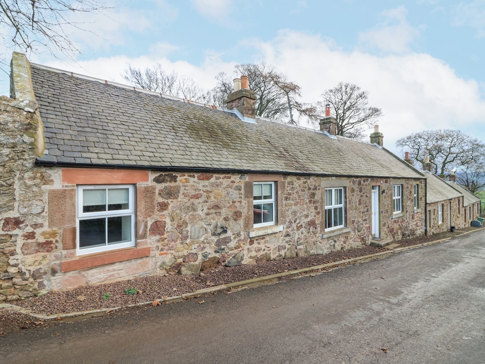 8 Barney Mains Cottage — 4-Star Luxury Hotel in Haddington, United Kingdom