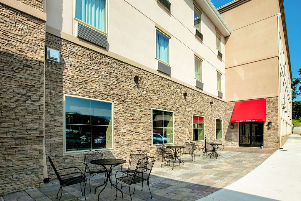 Comfort Suites Fishkill near Interstate 84 - photo 4