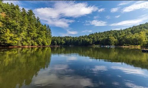 Lakefront Home with Private Dock on Lake Glenville — 4-Star Luxury Hotel in Cullowhee, United States