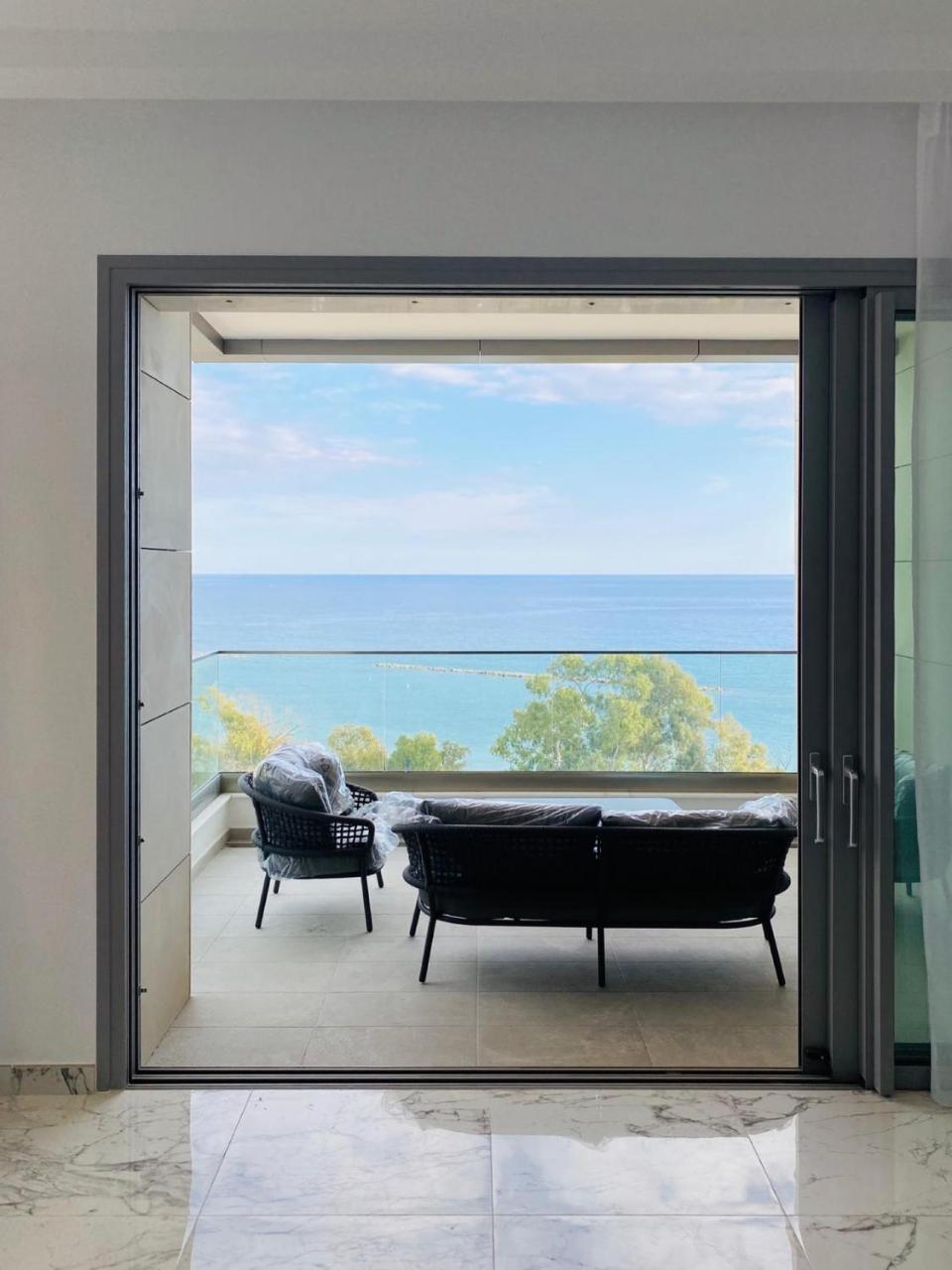 The Address Seafront Luxury 2 Bedroom Residence