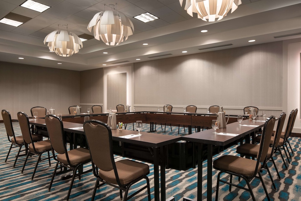 Hilton Garden Inn Denver Cherry Creek - photo 40