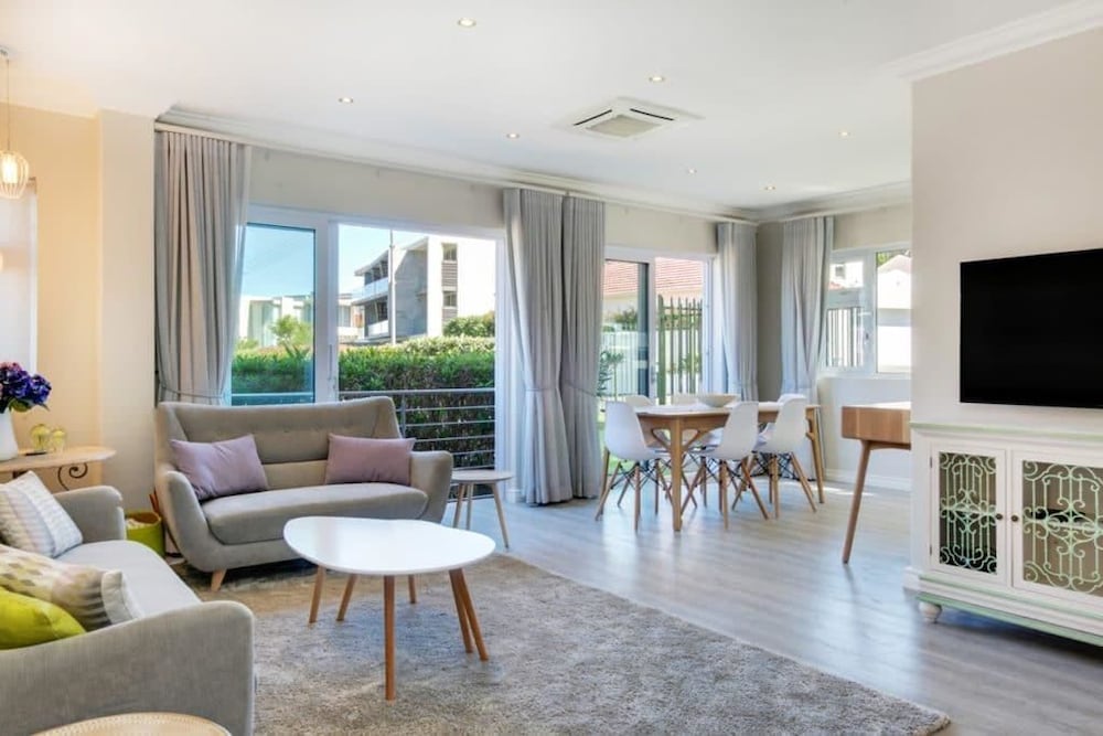 A SilverTide — 4-Star Luxury Hotel in Cape Town, South Africa