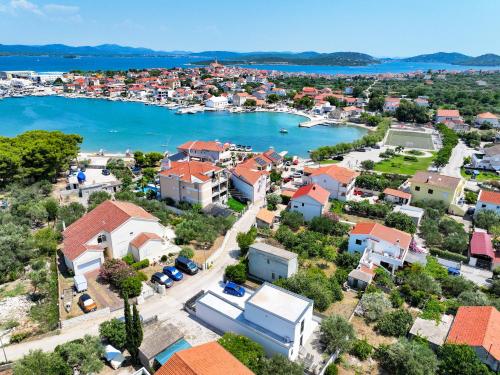 Luma 2 Luxury House on the Beach — 4-Star Luxury Hotel in Murter, Croatia