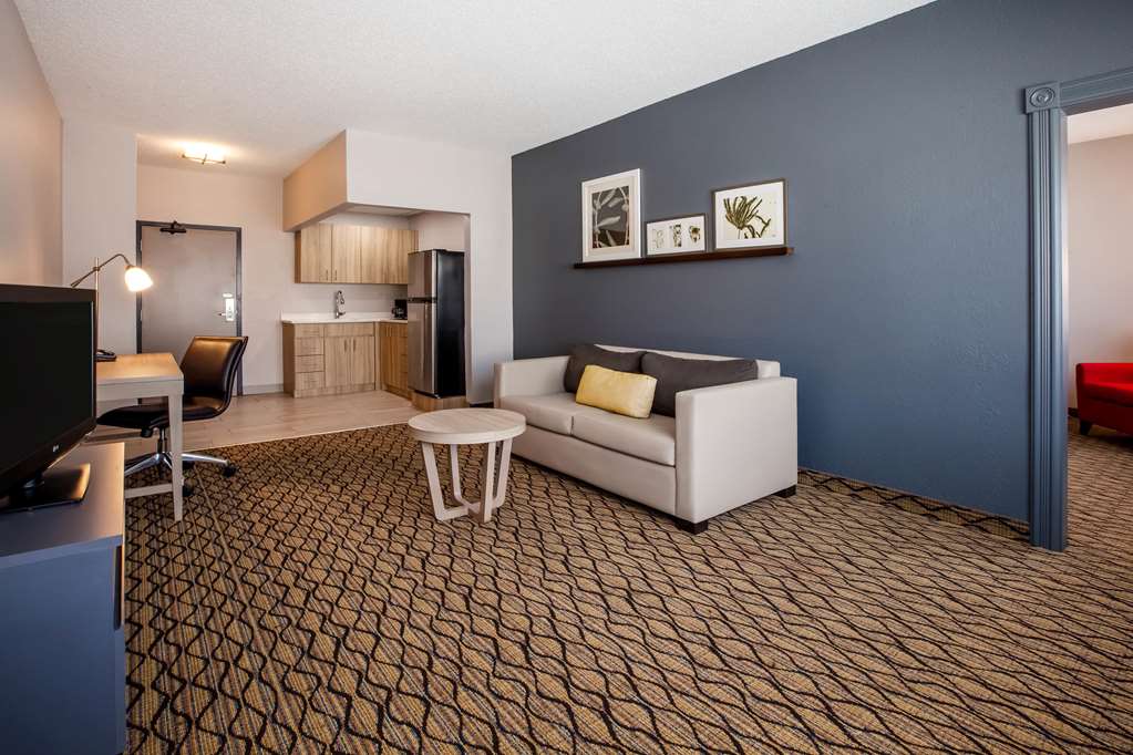 Days Inn & Suites by Wyndham Rochester Hills MI - photo 6