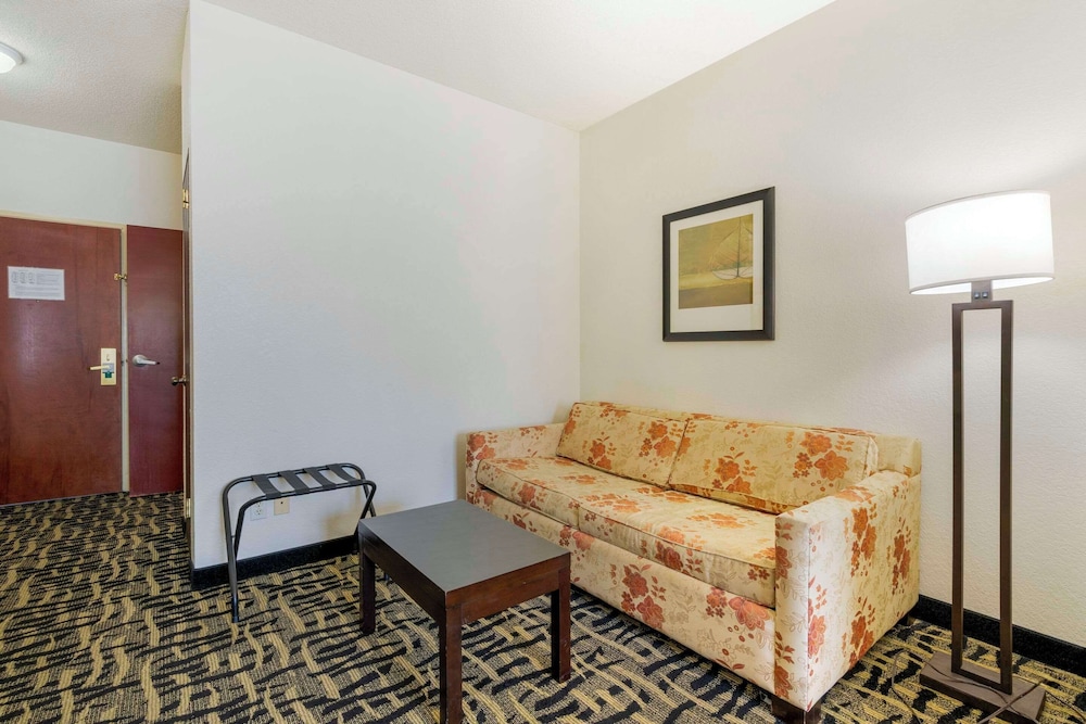 Spark by Hilton La Grange - photo 37