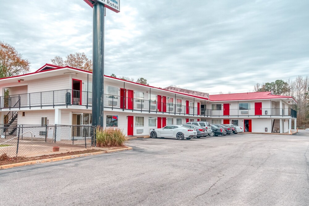 OYO Hotel Fayetteville S Eastern Blvd - photo 21