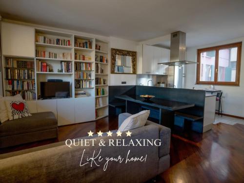 Bastia RM up to 4 guests in the heart of Scalo Romana Olimpico Prada Bocconi and easy access to Forum Assago IEO IED Duomo San Siro — 4-Star Luxury Hotel in Milan, Italy