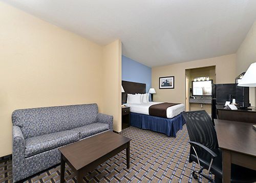Quality Inn & Suites Carrizo Springs North - photo 32