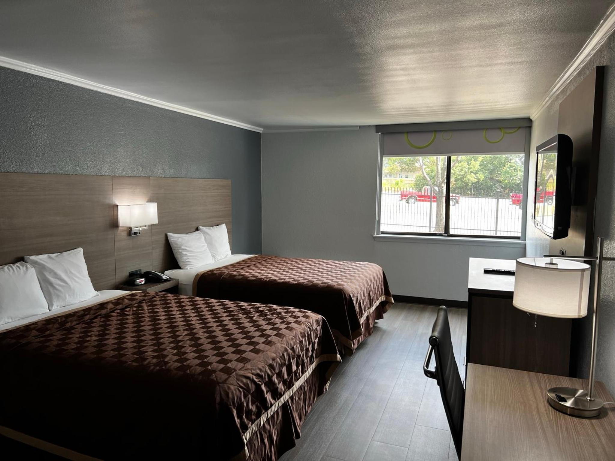 Super 8 by Wyndham Fort Worth Entertainment District - photo 13