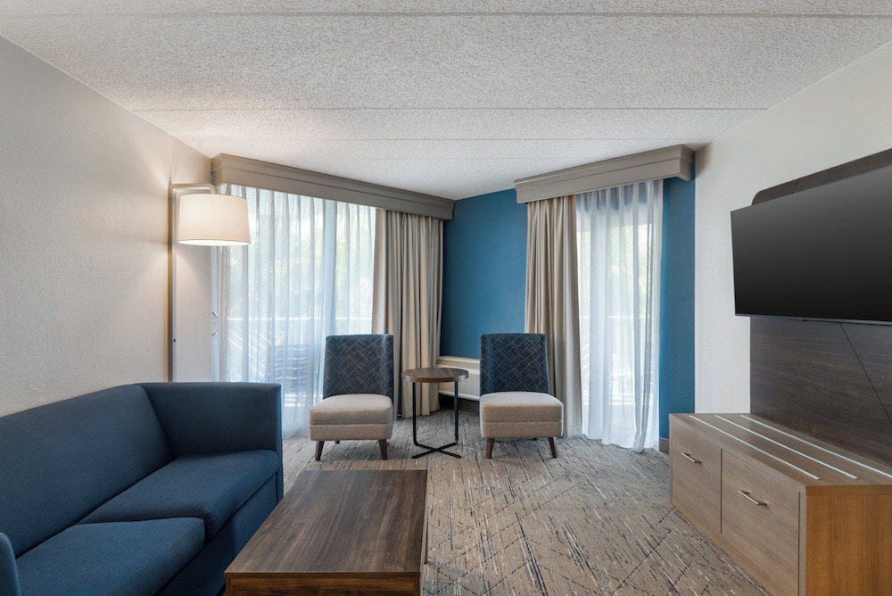 Holiday Inn Express North Palm Beach Oceanview by IHG - photo 32