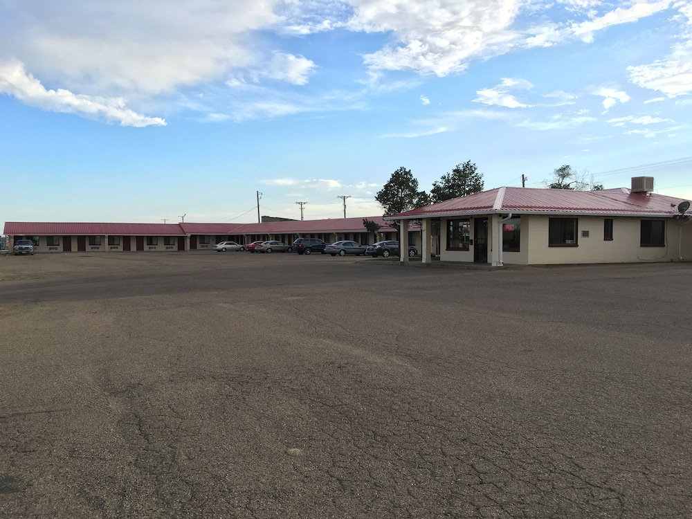 Regal Motel in Las Vegas New Mexico - photo 26