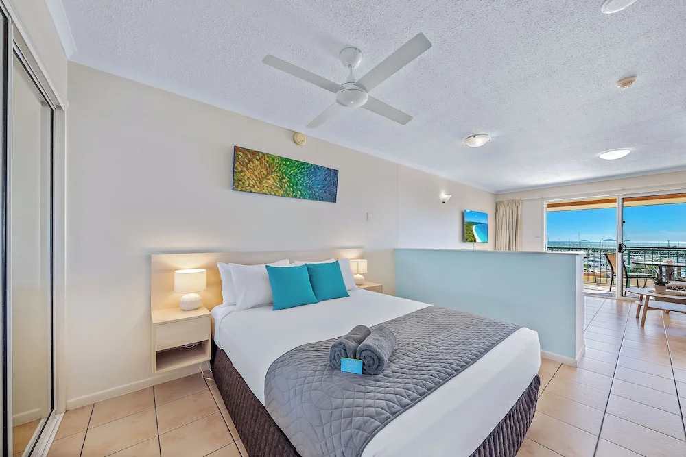 Shingley Ocean Views — 4-Star Luxury Hotel in Airlie Beach, Australia