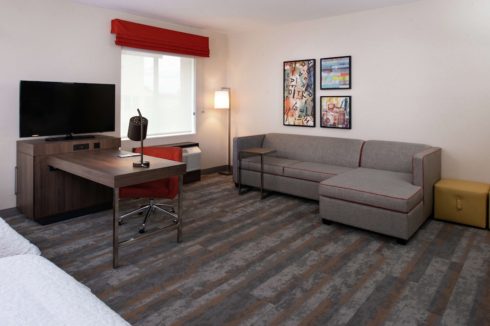 Hampton Inn & Suites Buena Park - photo 13