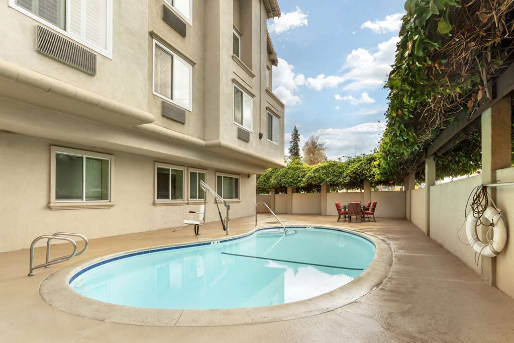 Best Western Plus Airport Plaza - photo 3