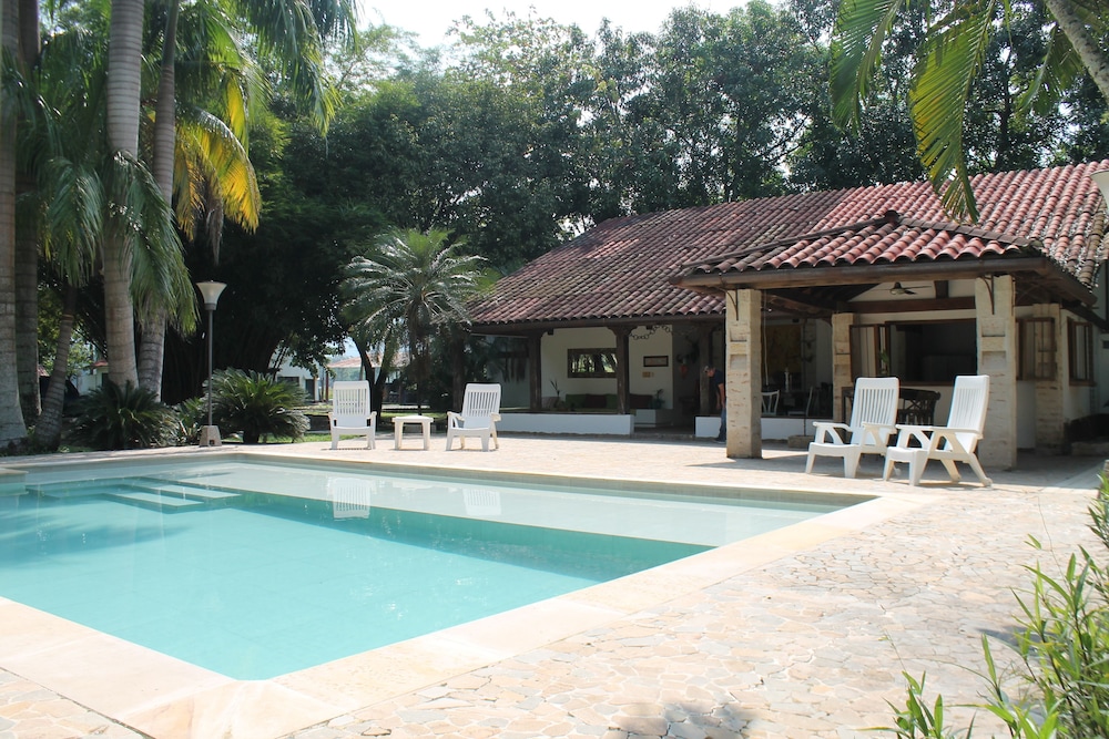 Hacienda El Molino in Puerto Salgar, Colombia