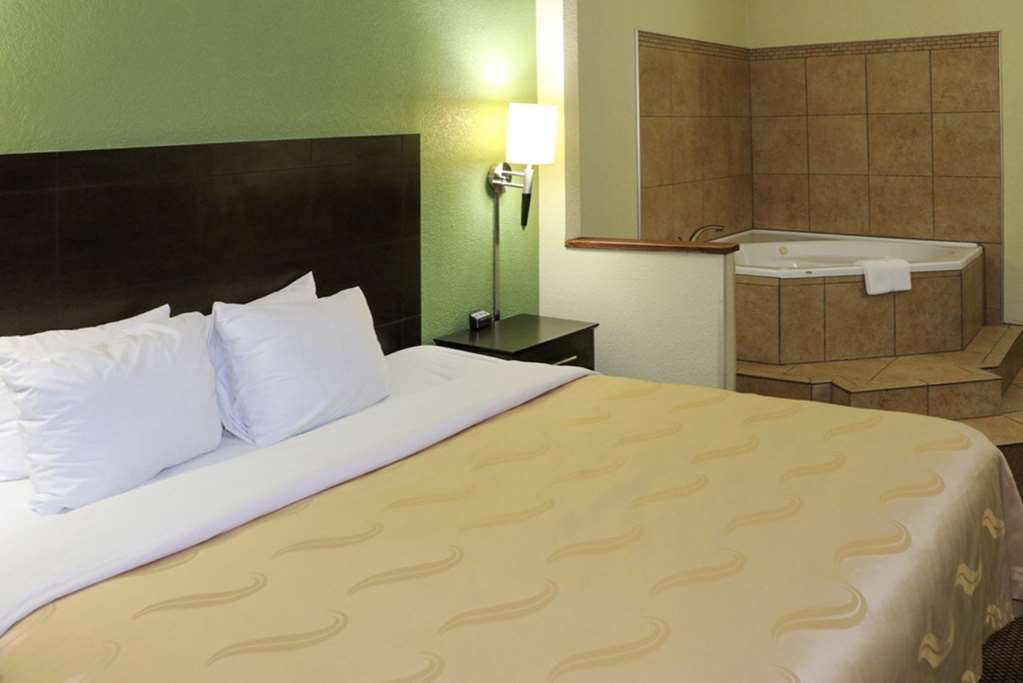 Quality Inn Evansville Eastland Area - photo 5