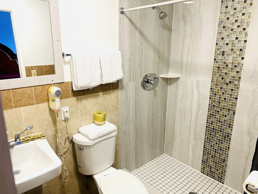A Fisher's Inn Motel - photo 27