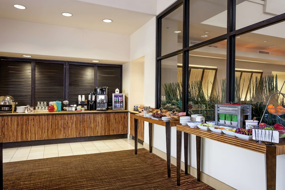 Hilton Stockton - photo 16