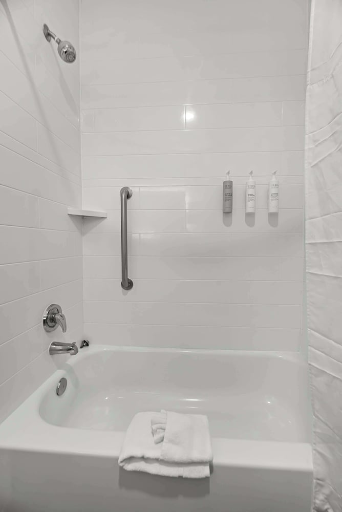 Hampton Inn Seguin - photo 29