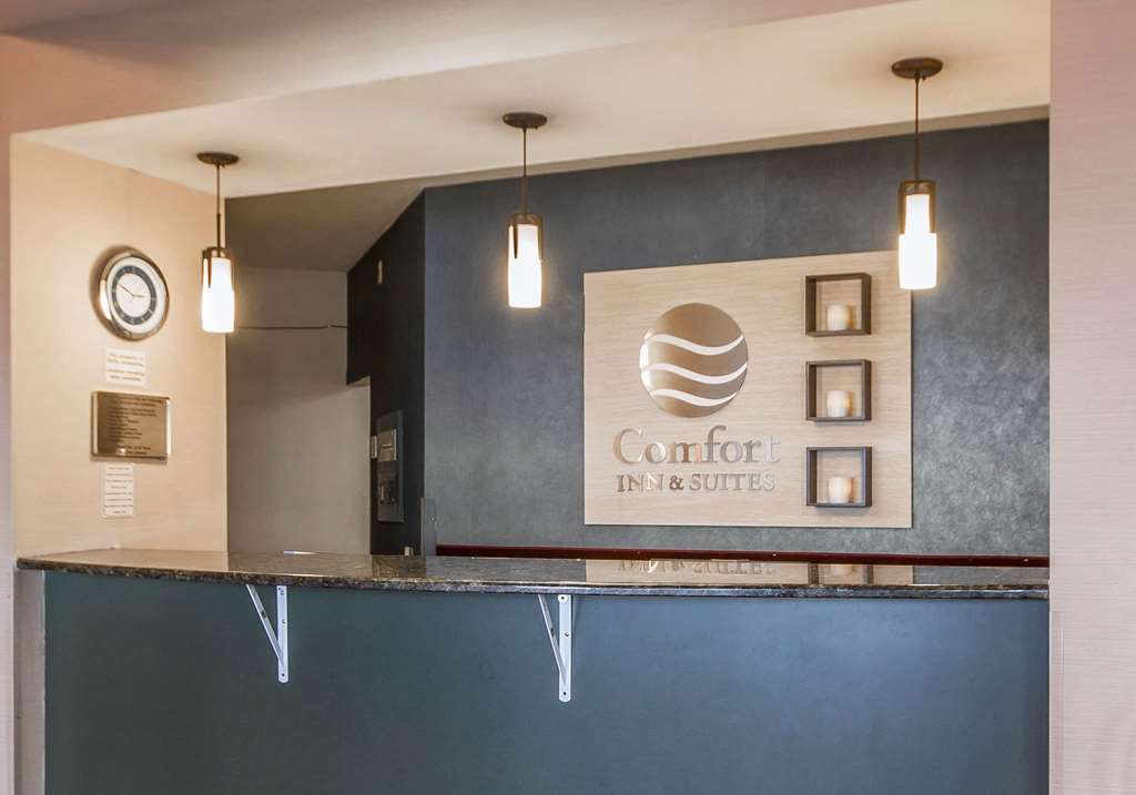 Comfort Inn & Suites Madison Airport - photo 2