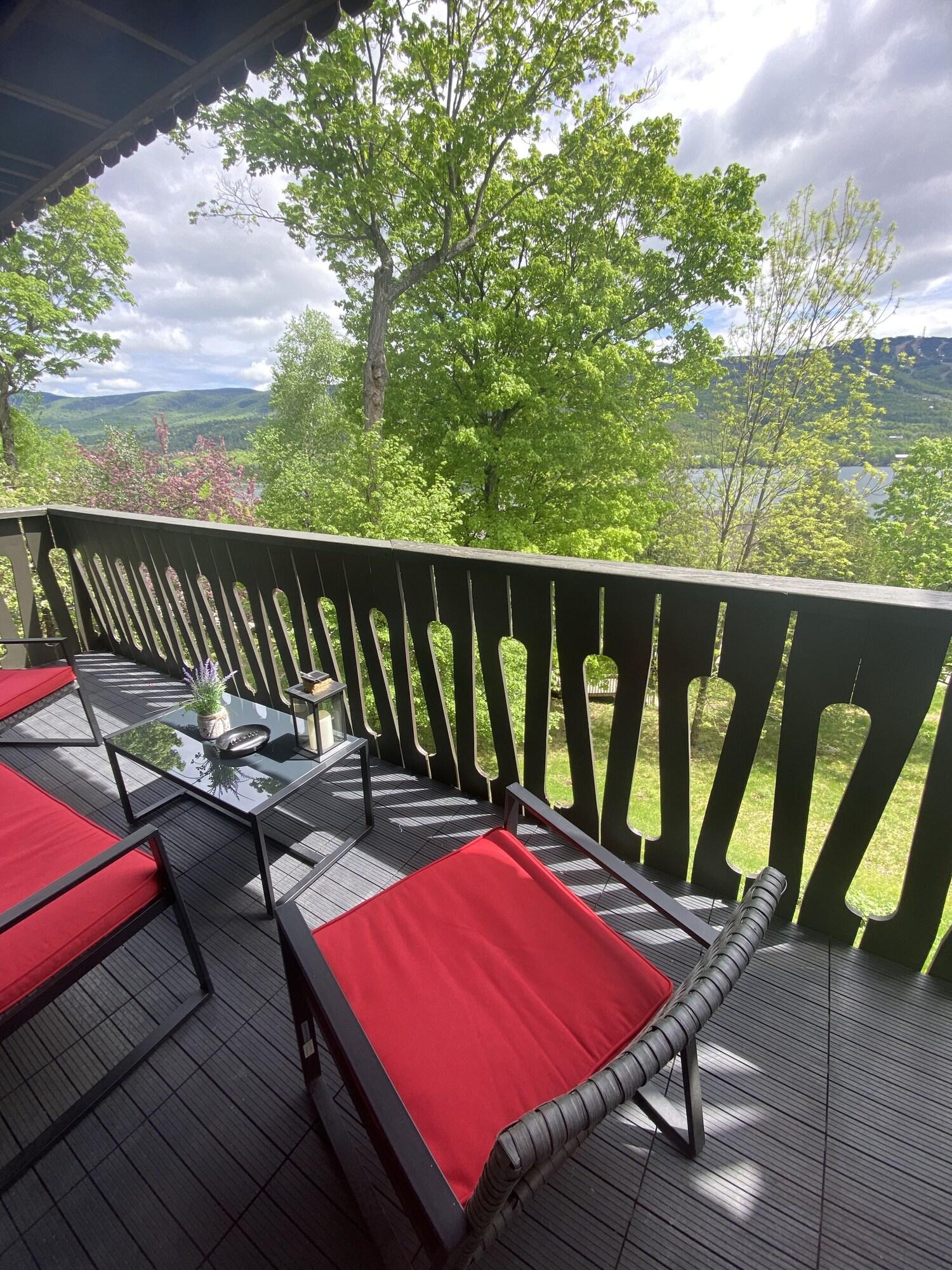 Mountain view fully renovated 6 8 people condo — 4-Star Luxury Hotel in Mont-Tremblant, Canada