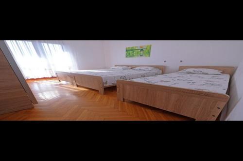 Apartment Stella Three Bedroom Apartment with Balcony — 4-Star Luxury Hotel in Pula, Croatia