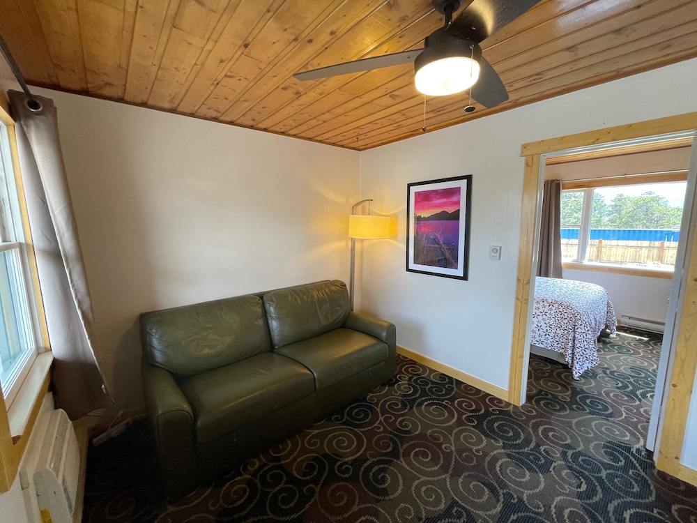 Estes Mountain Inn - photo 24