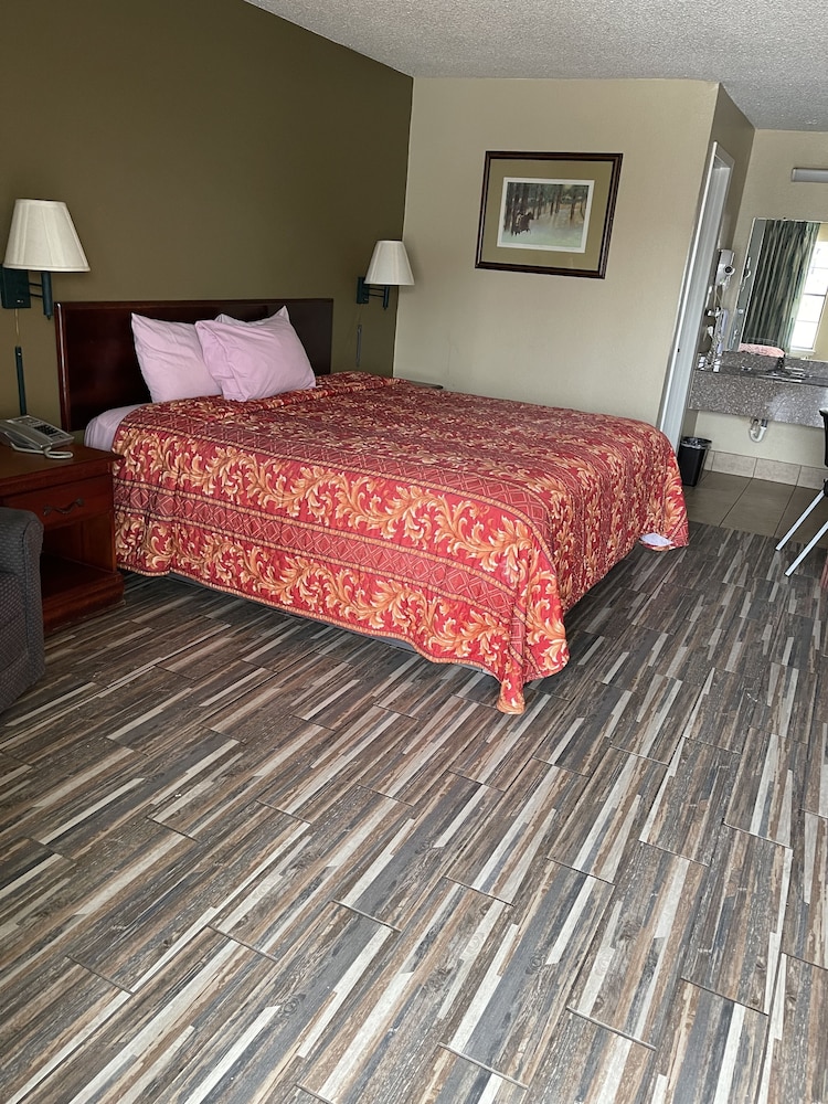 Plaza Inn Big Spring - photo 14