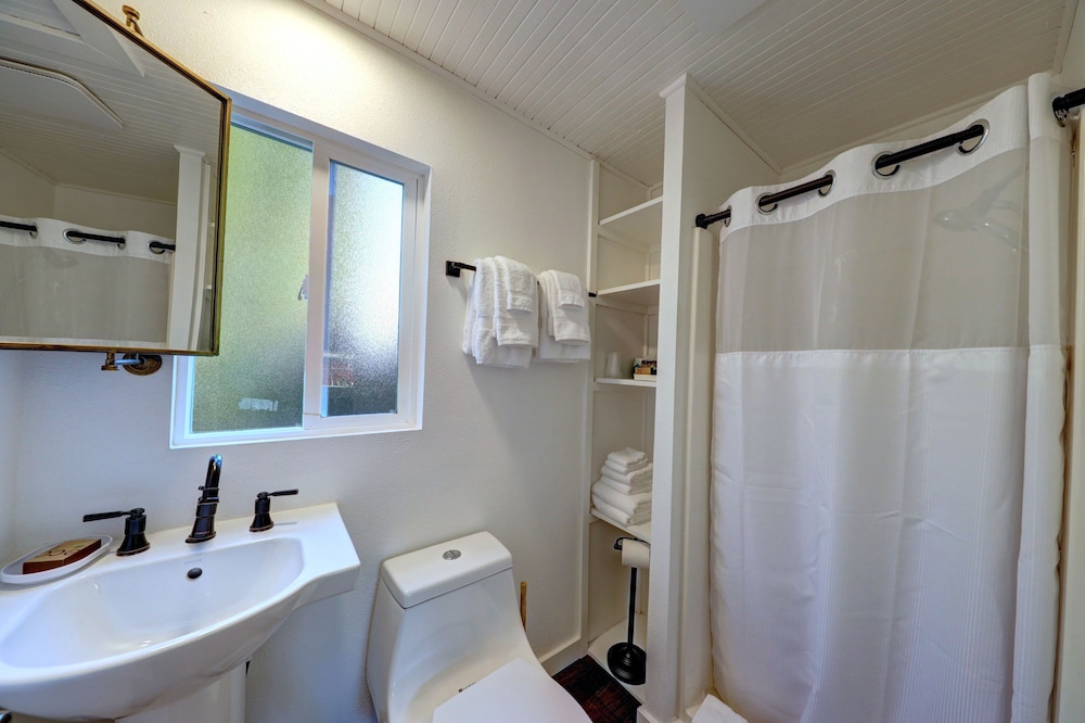 Seaview Motel & Cottages - photo 32