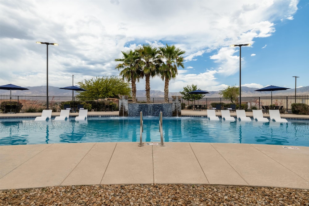 Hampton Inn & Suites by Hilton Mesquite - photo 32