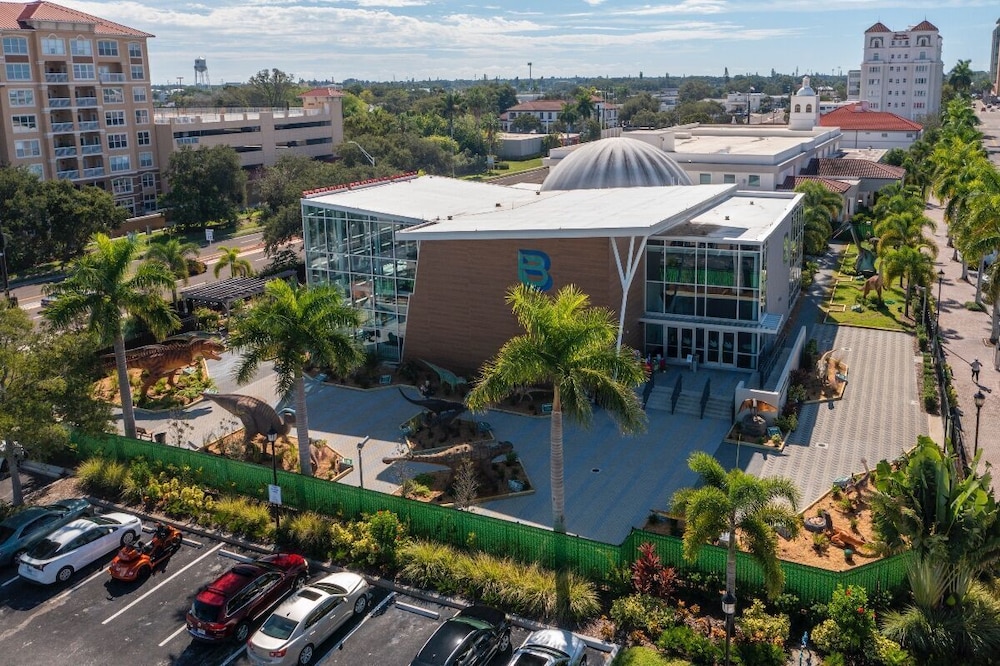 Hampton Inn & Suites Bradenton Downtown Historic District - photo 47