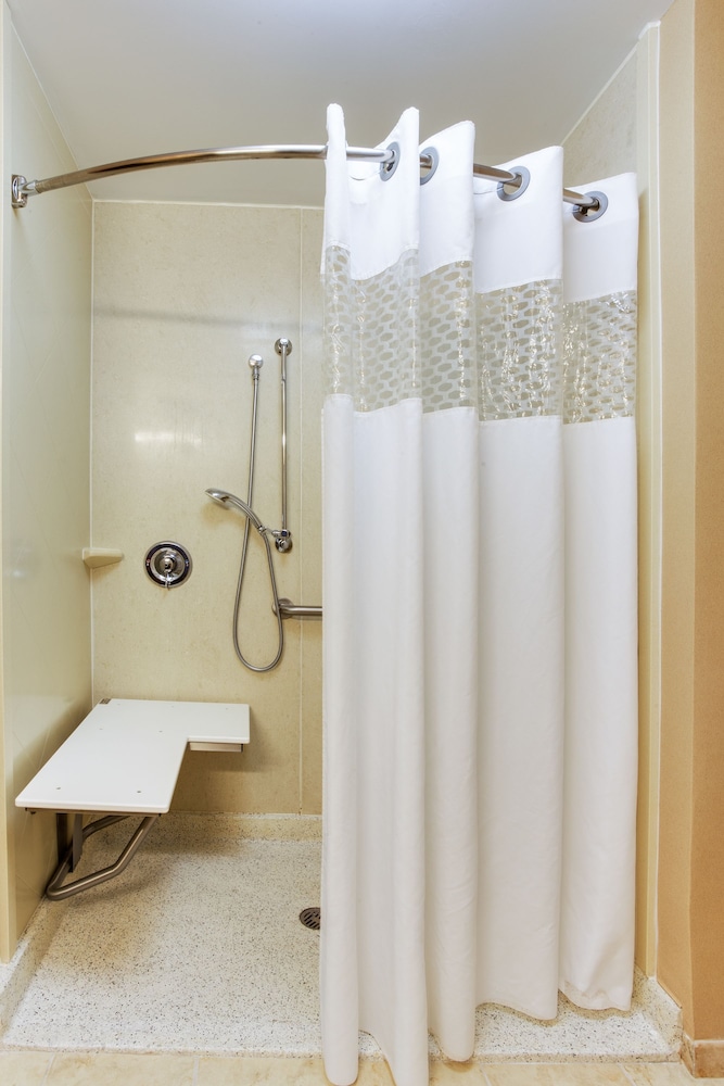 Hampton Inn Bennington - photo 26