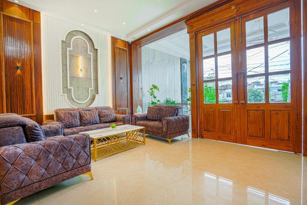 Hotel Grand Cabbana By Levelup Hotels