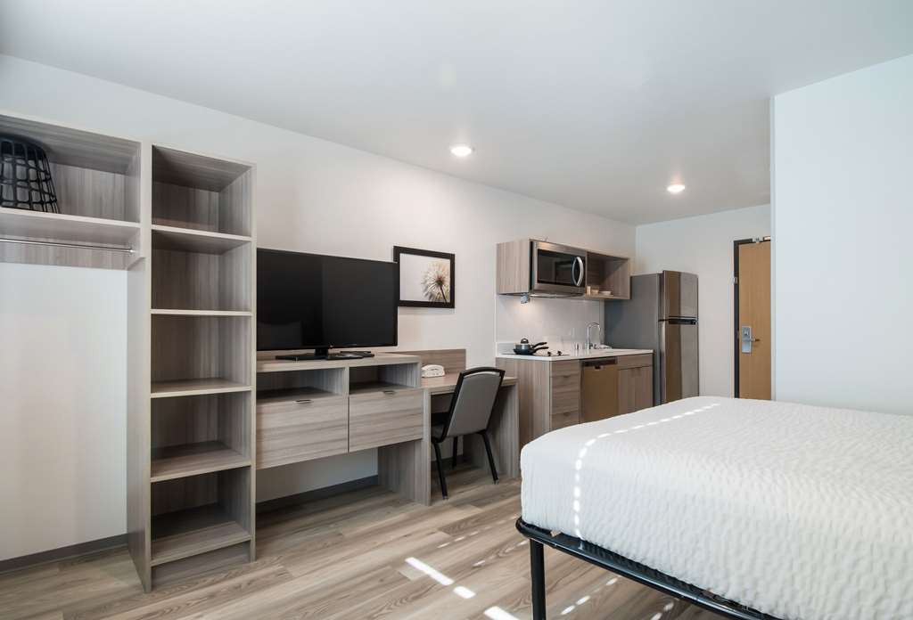 WoodSpring Suites Portland Vancouver - photo 21