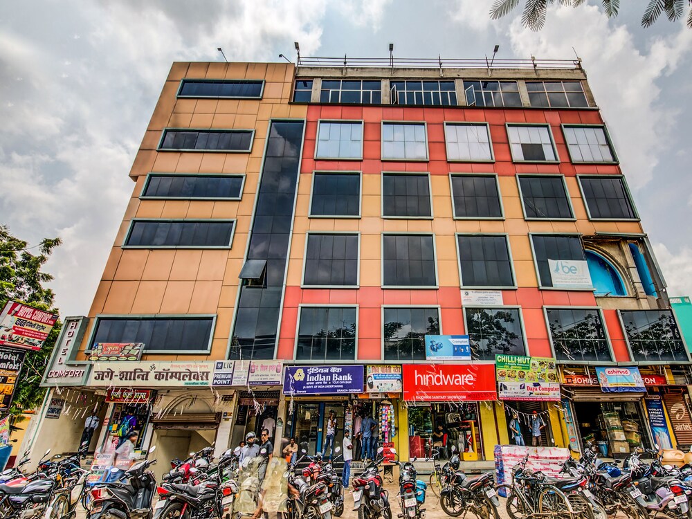 OYO 18873 Hotel Comfort — hotel in Madhupur