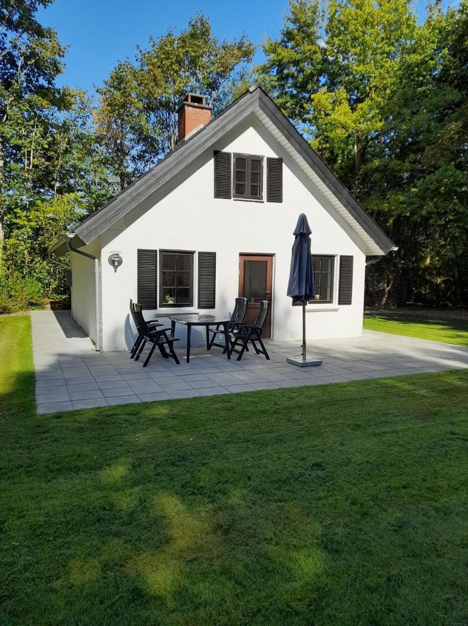 Skovhuset - carbon neutral hotel in Give