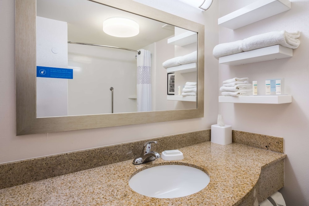 Hampton Inn Clifton Park - photo 19