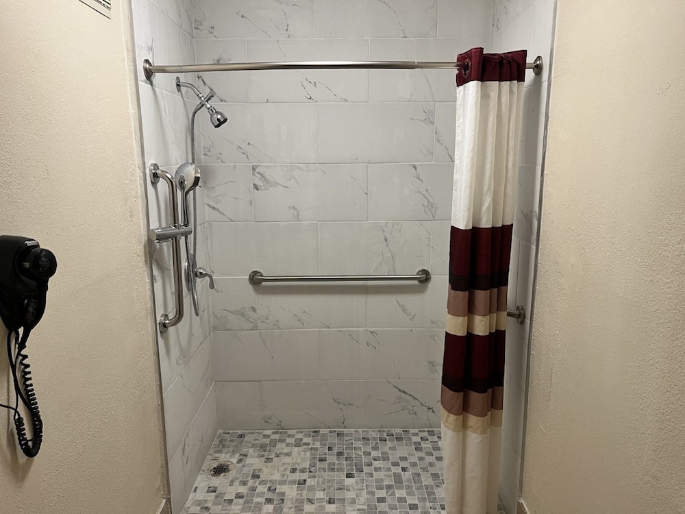 Red Roof Inn Dandridge - photo 27