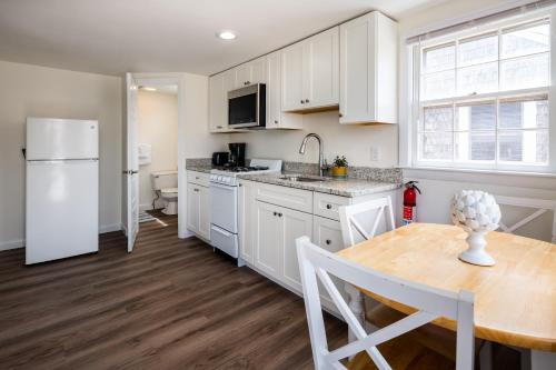 Truro Beach Cottages - photo 28