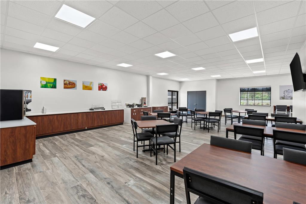 Golden Palms Inn & Suites - photo 40