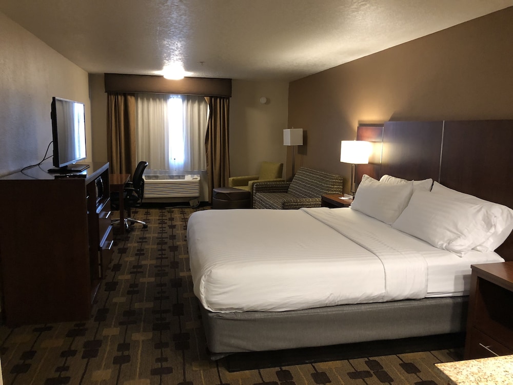 Holiday Inn Express Hotel & Suites Corning by IHG - photo 6