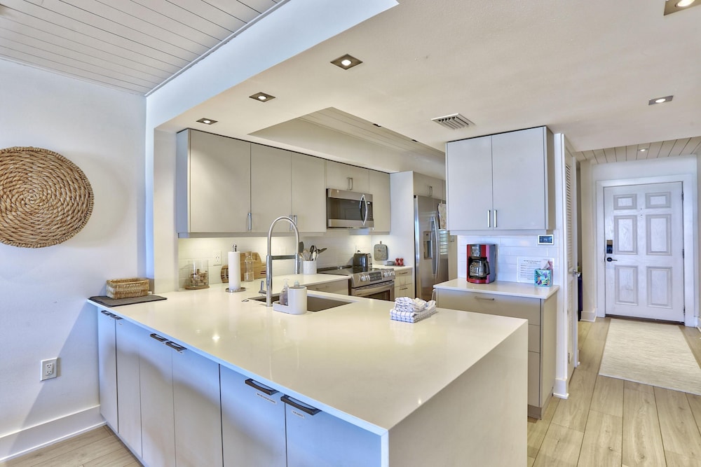 Land's End 11 203 Beach Front Premier - photo 10