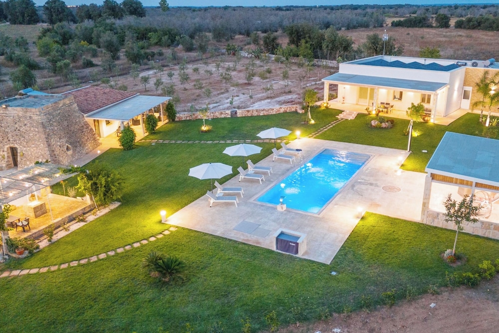 Tenuta Mary Relax & Pool — hotel in Carpignano Salentino