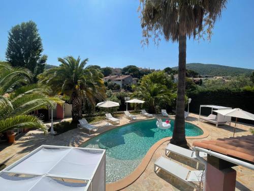 Fantastic Pool Villa 900m To the Beach; with Extravagant Big Garden — 4-Star Luxury Hotel in Sainte-Maxime, France