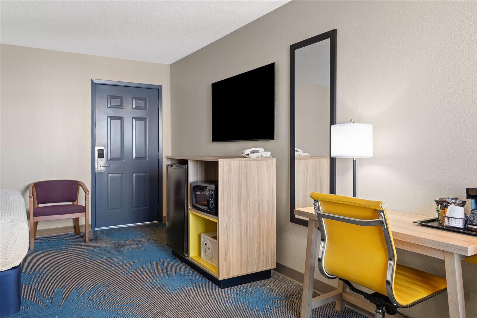 Days Inn by Wyndham Jamestown - photo 9