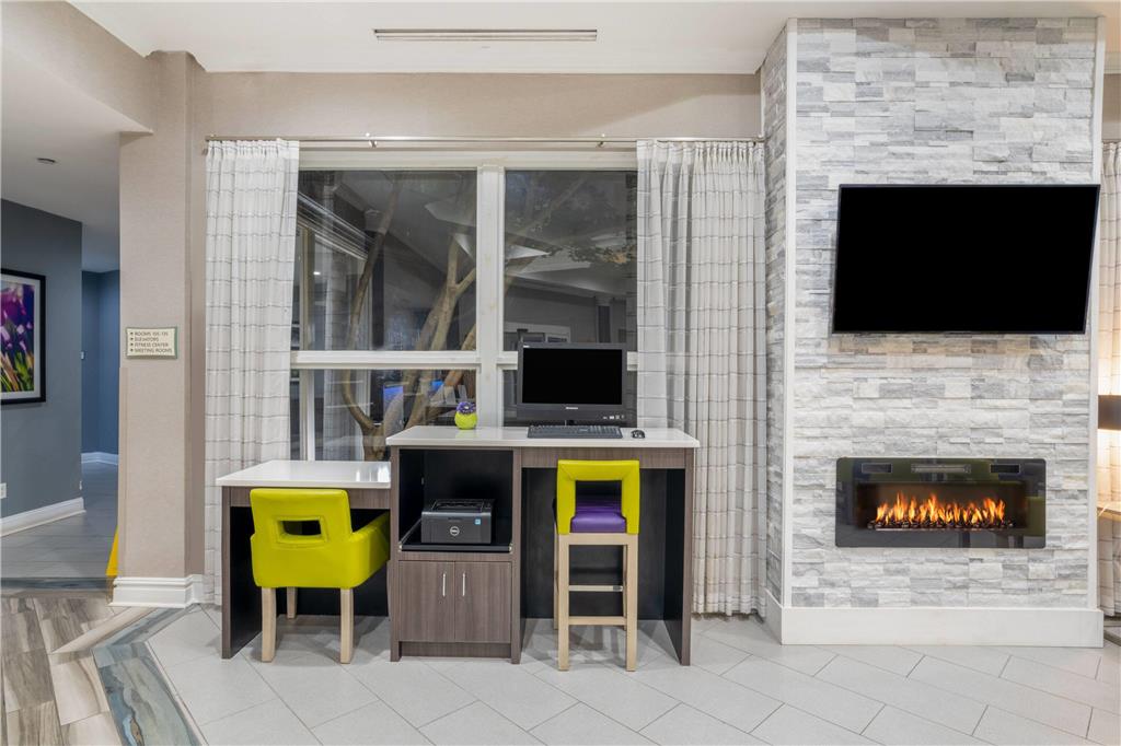 La Quinta Inn & Suites by Wyndham Birmingham Hoover - photo 65