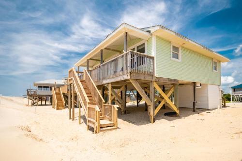 Absolute Beach by Oak Island Accommodations - photo 37