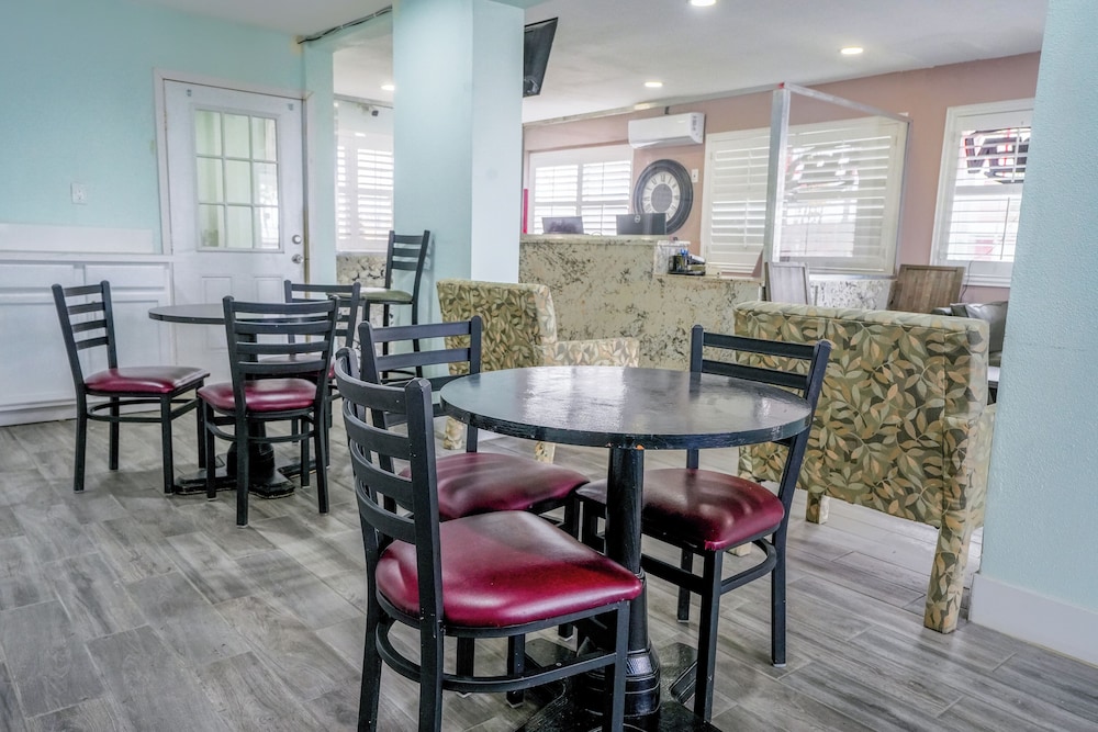 Economy Inn Buttonwillow Bakersfield I 5 - photo 25