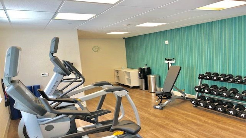 Holiday Inn Express Hotel & Suites Mount Pleasant by IHG - photo 31