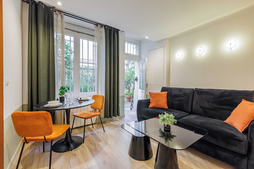 Cozy Appartement 1br 3p Arts et metier — 4-Star Luxury Hotel in Paris, France